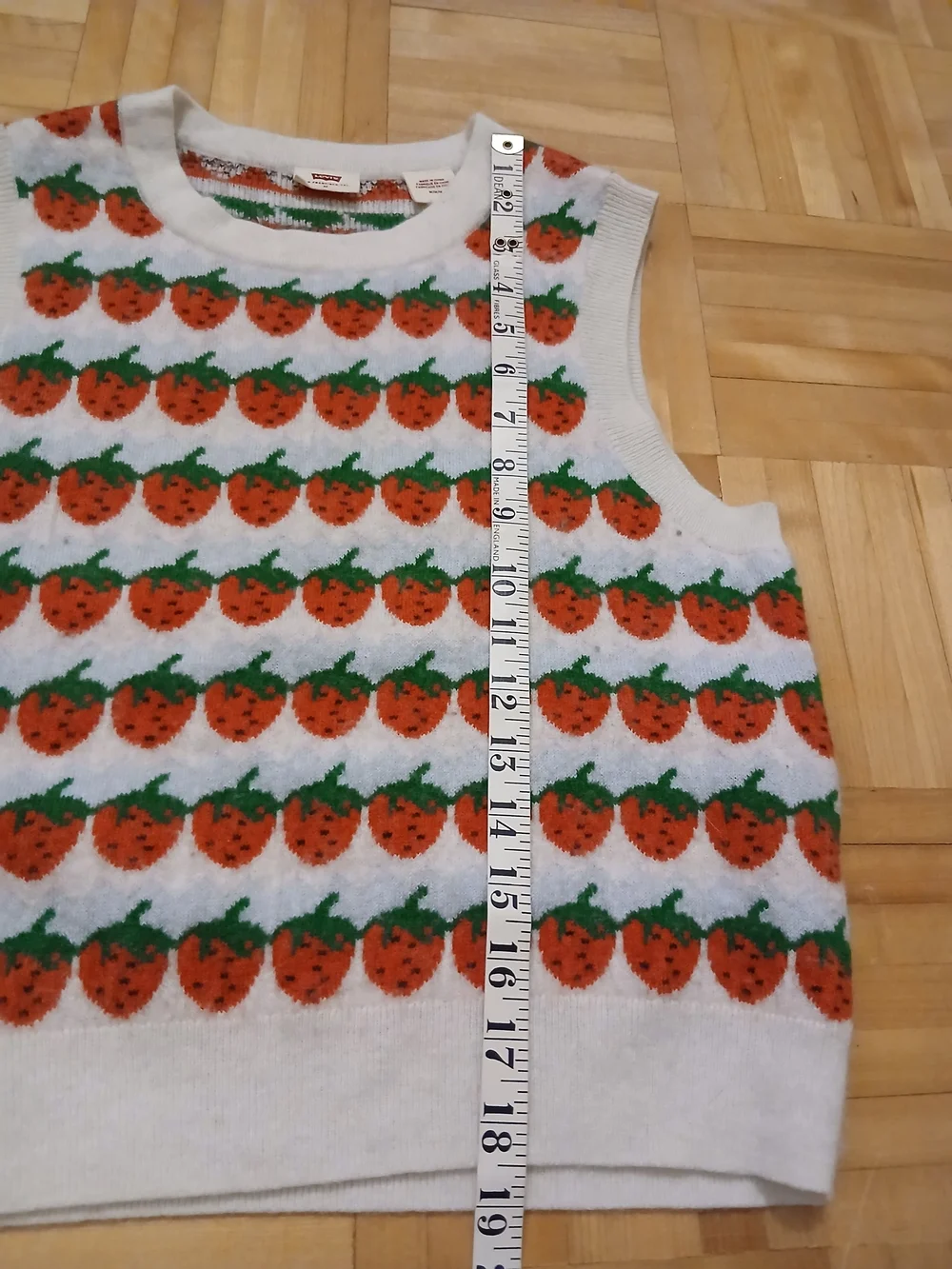 Levi's White Knit Vest with Red & Green Strawberry Motif - Picture 7 of 7